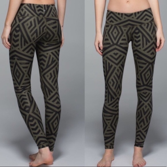 Lululemon Wunder Under Chevron Shuffle NWOT